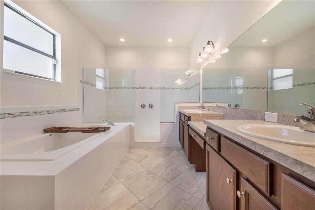 For Sale: $495,000 (4 beds, 2 baths, 2756 Square Feet)