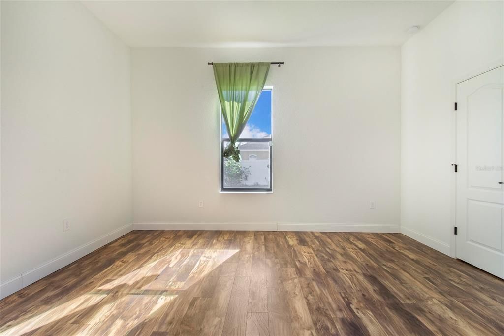 For Sale: $495,000 (4 beds, 2 baths, 2756 Square Feet)