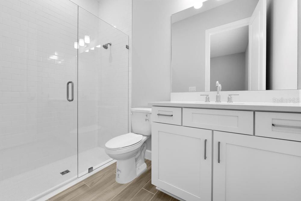 Под контрактом: $1,163,693 (3 спален, 3 ванн, 2375 Квадратных фут)