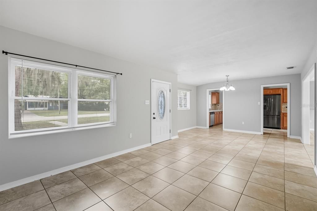 For Sale: $289,000 (3 beds, 2 baths, 1472 Square Feet)