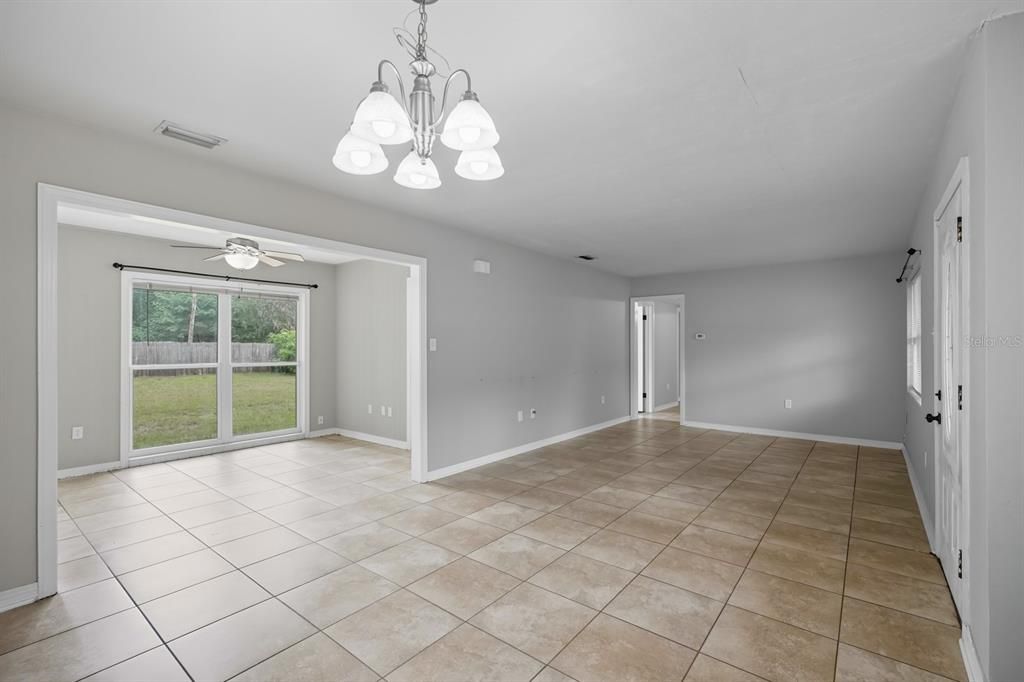 For Sale: $289,000 (3 beds, 2 baths, 1472 Square Feet)