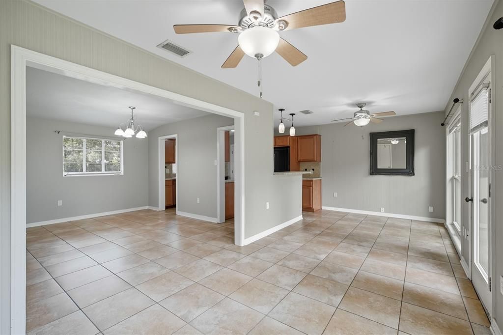 For Sale: $289,000 (3 beds, 2 baths, 1472 Square Feet)