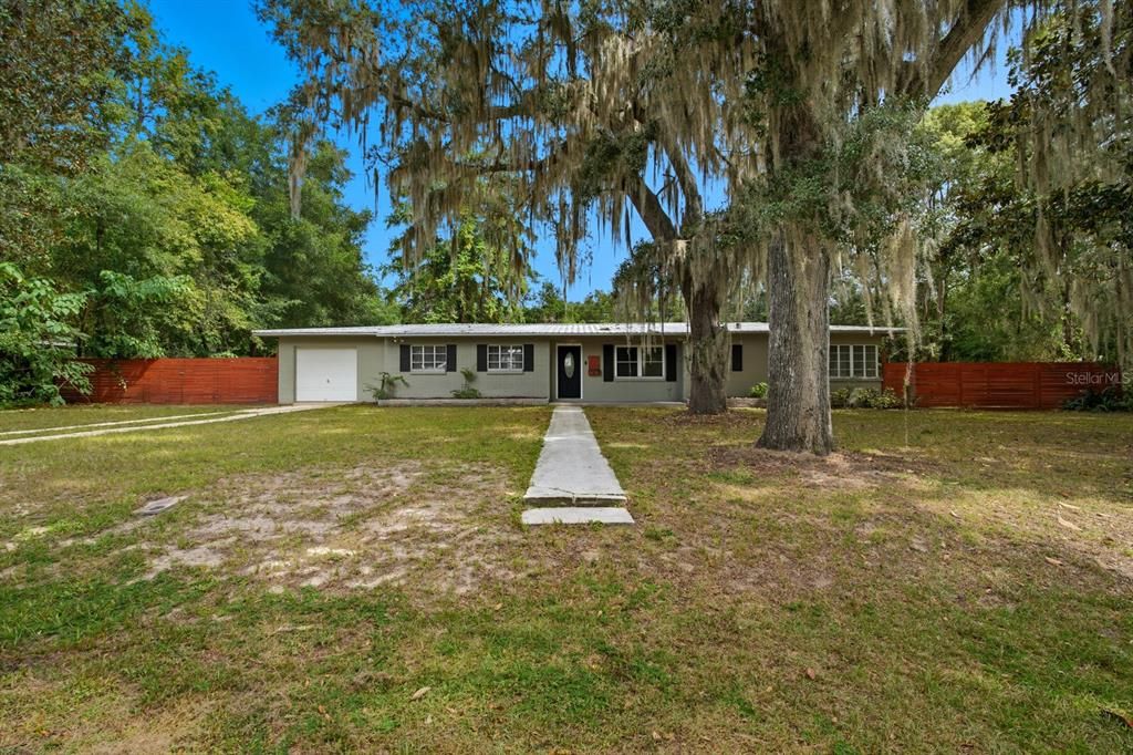 For Sale: $289,000 (3 beds, 2 baths, 1472 Square Feet)