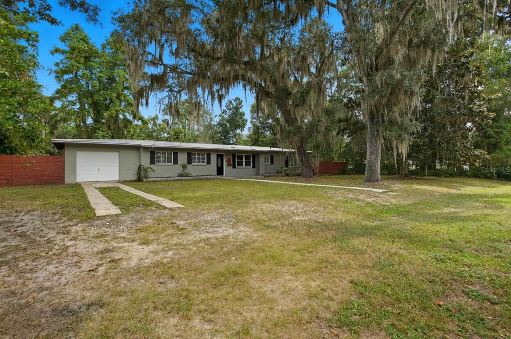 For Sale: $289,000 (3 beds, 2 baths, 1472 Square Feet)