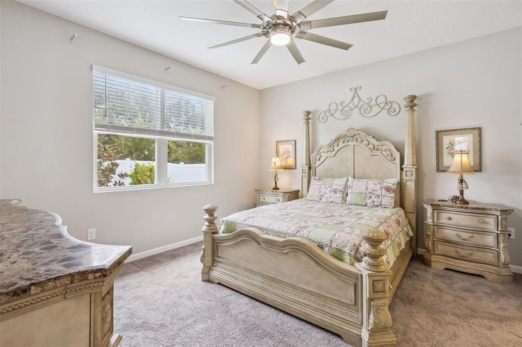 待售: $375,000 (4 贝兹, 3 浴室, 2291 平方英尺)