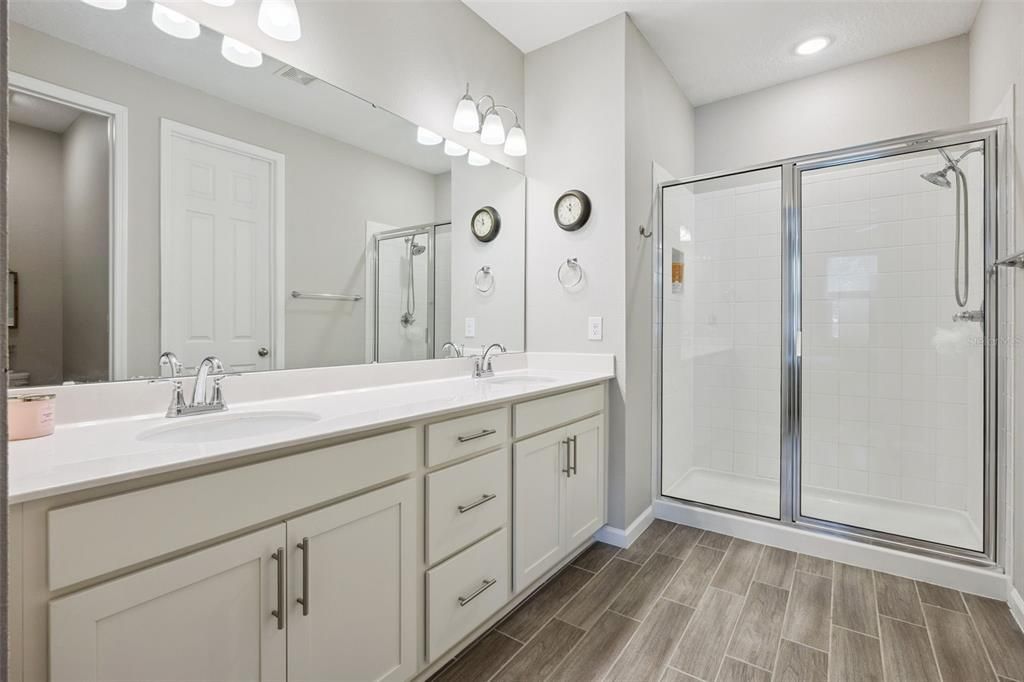 待售: $375,000 (4 贝兹, 3 浴室, 2291 平方英尺)