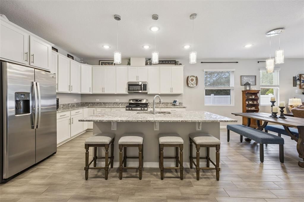 待售: $375,000 (4 贝兹, 3 浴室, 2291 平方英尺)