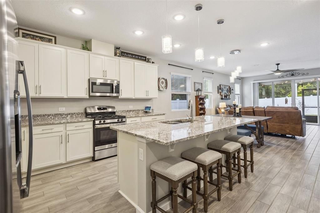 待售: $375,000 (4 贝兹, 3 浴室, 2291 平方英尺)