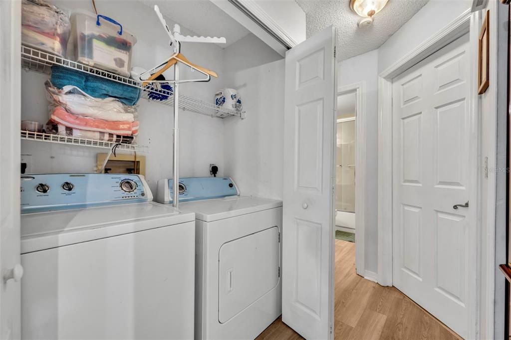 На продажу: $250,000 (2 спален, 2 ванн, 952 Квадратных фут)