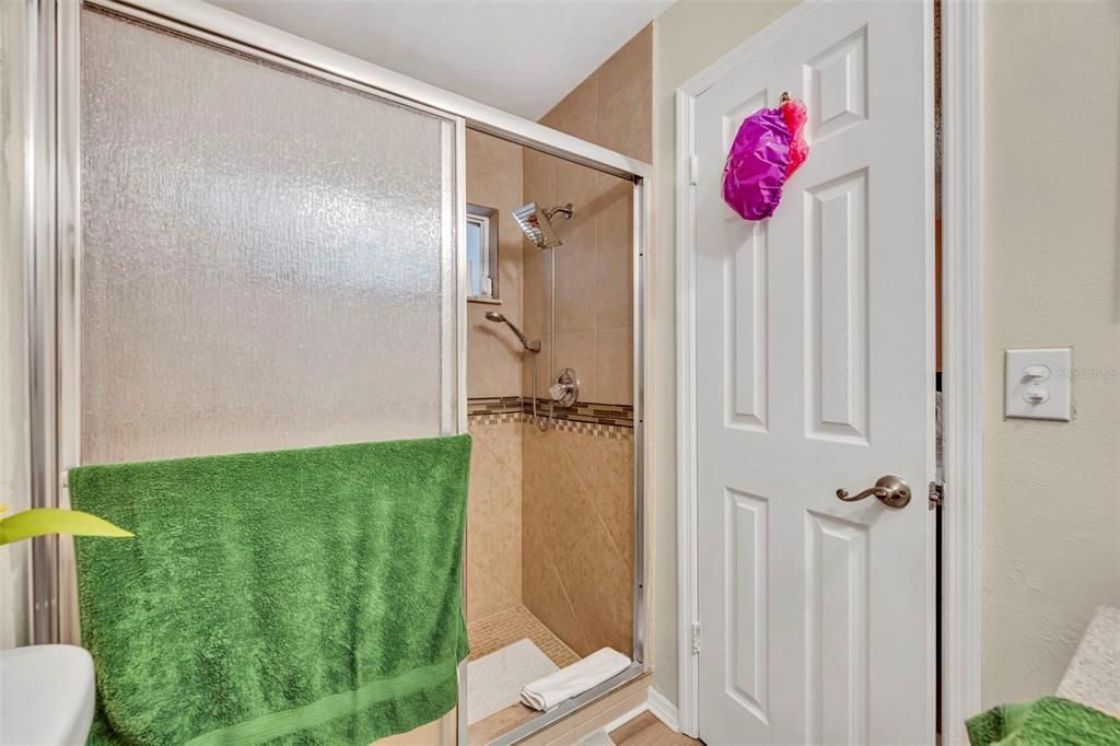 На продажу: $250,000 (2 спален, 2 ванн, 952 Квадратных фут)