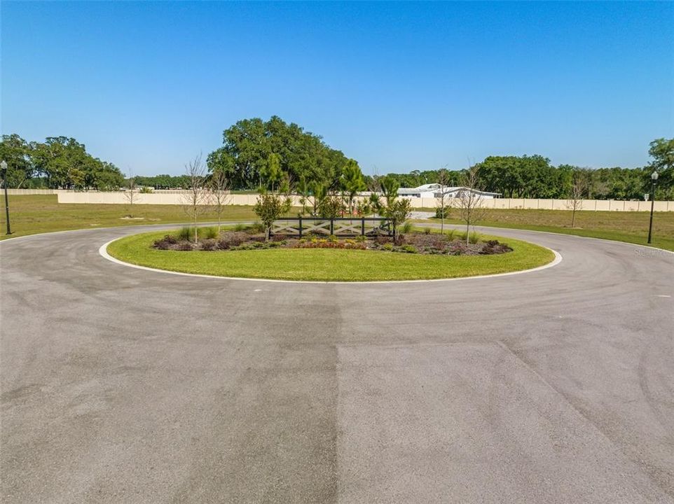 На продажу: $200,000 (1.06 acres)