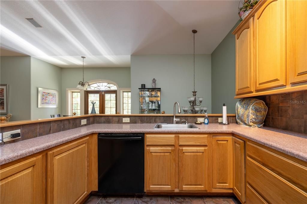 En Venta: $1,175,000 (2 camas, 2 baños, 2225 Pies cuadrados)