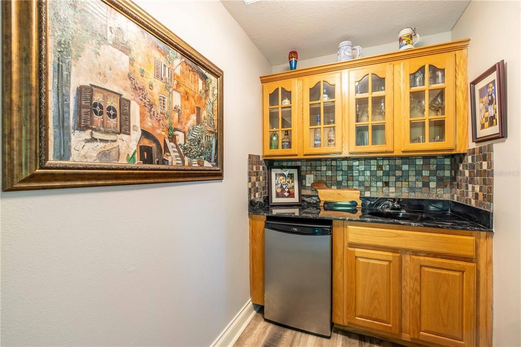 En Venta: $1,175,000 (2 camas, 2 baños, 2225 Pies cuadrados)