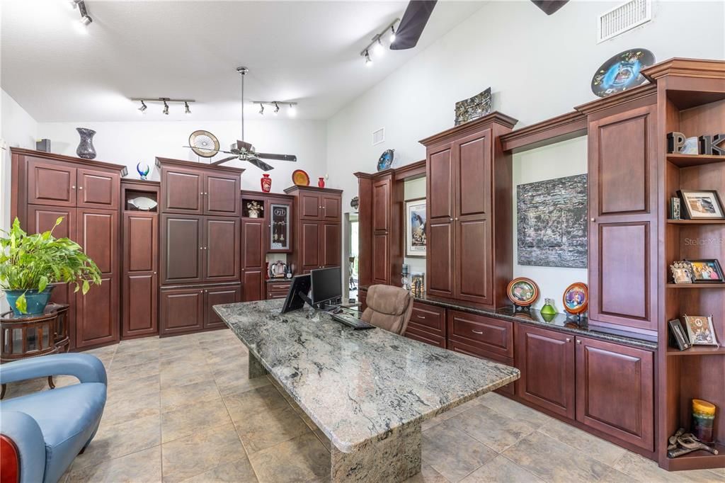 En Venta: $1,175,000 (2 camas, 2 baños, 2225 Pies cuadrados)