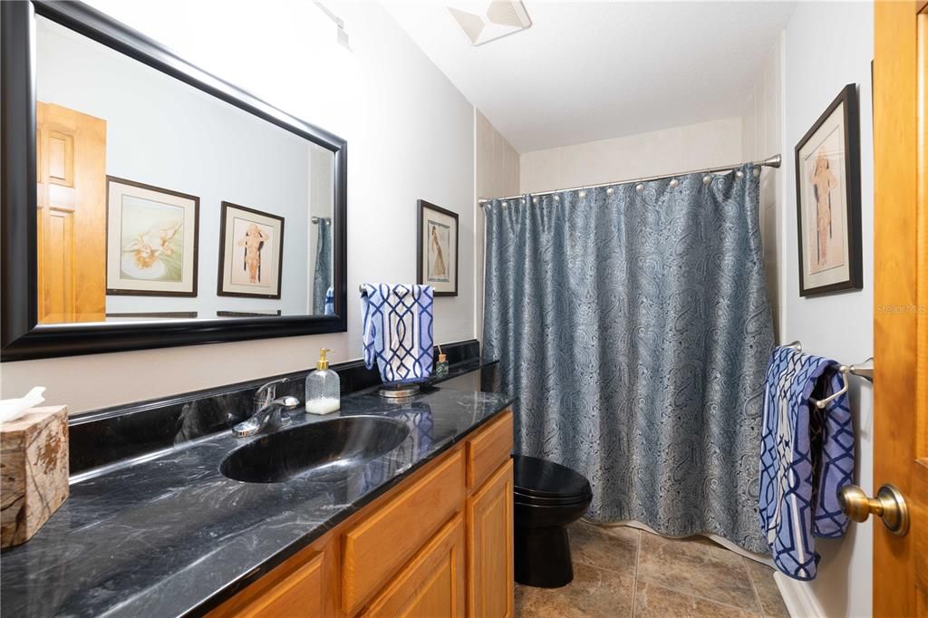 En Venta: $1,175,000 (2 camas, 2 baños, 2225 Pies cuadrados)