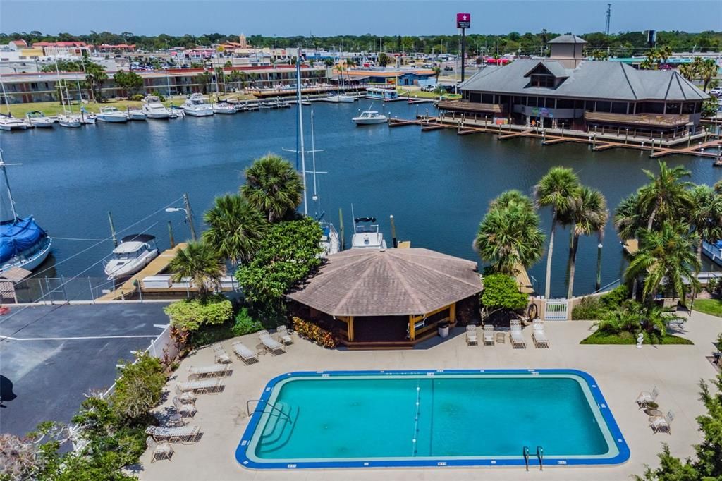 Под контрактом: $155,000 (2 спален, 2 ванн, 959 Квадратных фут)