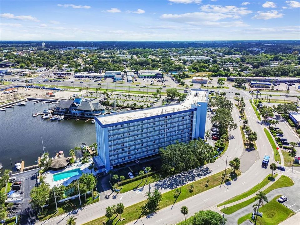 Под контрактом: $155,000 (2 спален, 2 ванн, 959 Квадратных фут)