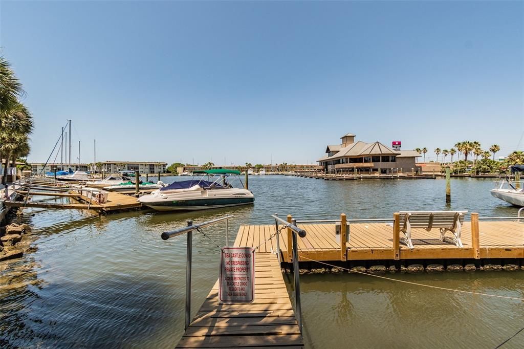 Под контрактом: $155,000 (2 спален, 2 ванн, 959 Квадратных фут)