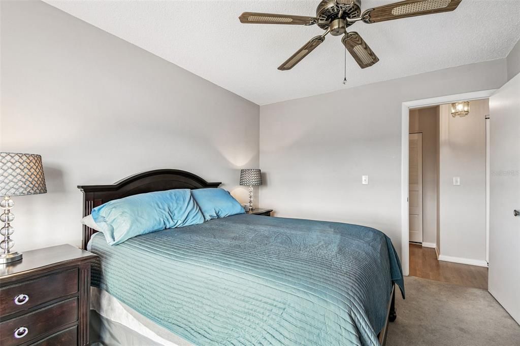 Под контрактом: $155,000 (2 спален, 2 ванн, 959 Квадратных фут)