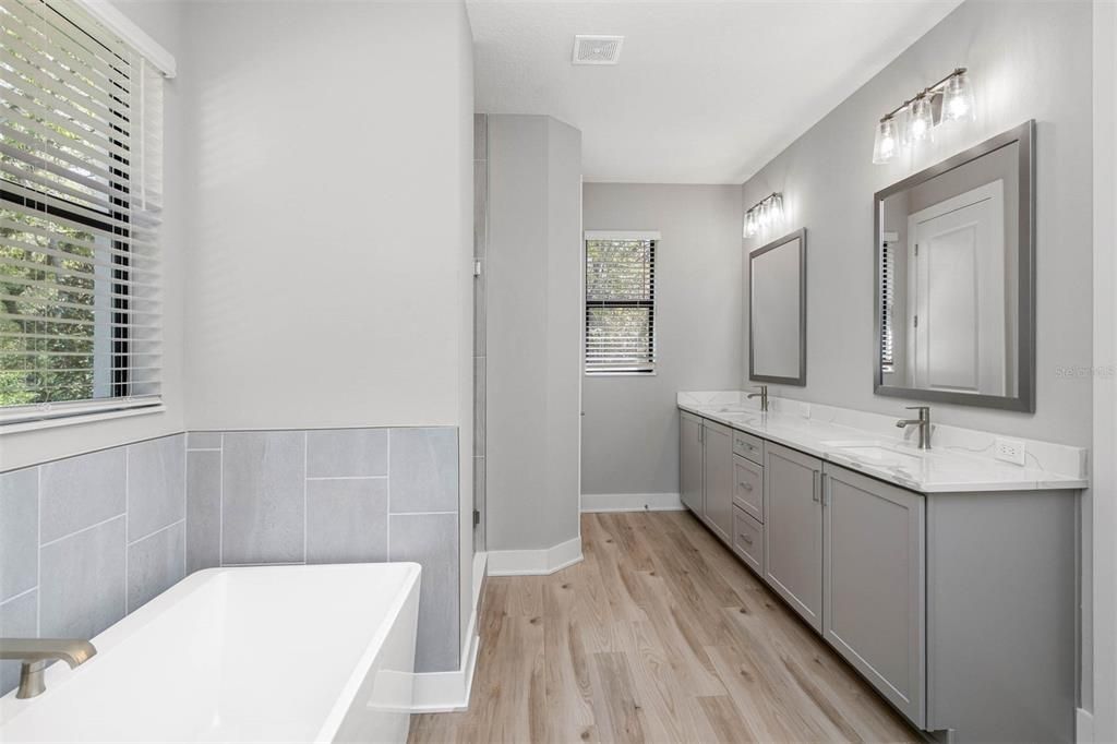 待售: $881,900 (3 贝兹, 2 浴室, 2995 平方英尺)