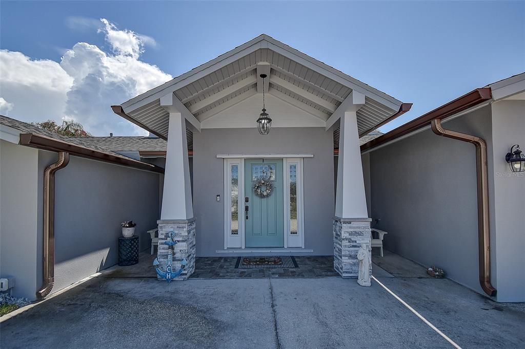 合同活跃: $1,399,999 (3 贝兹, 2 浴室, 2027 平方英尺)