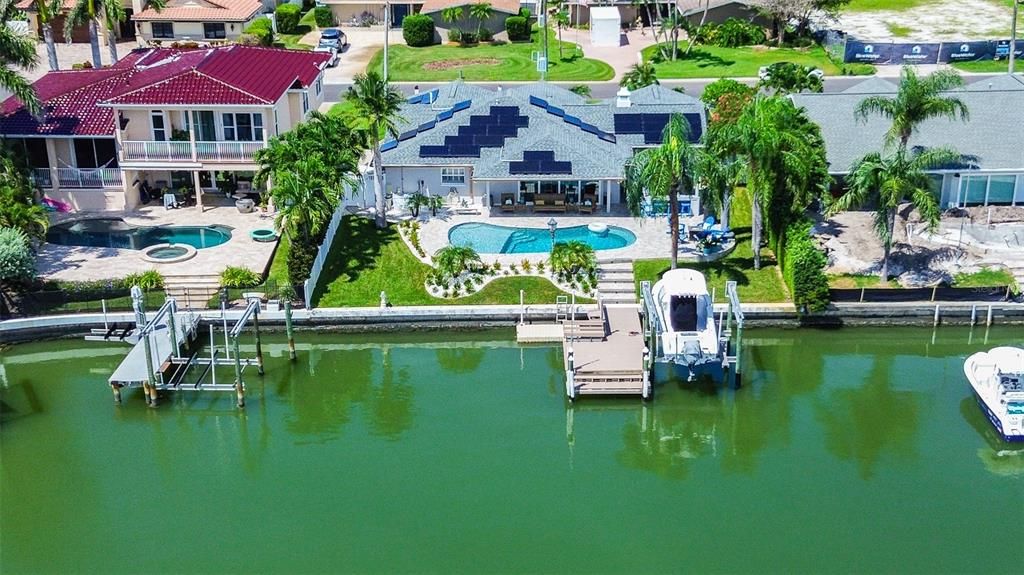 合同活跃: $1,399,999 (3 贝兹, 2 浴室, 2027 平方英尺)