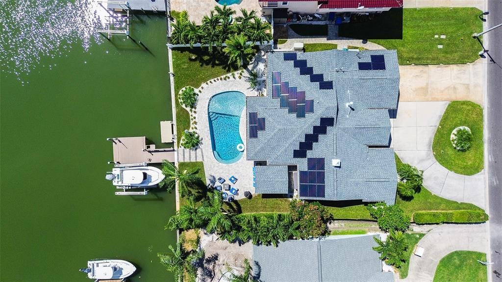 合同活跃: $1,399,999 (3 贝兹, 2 浴室, 2027 平方英尺)