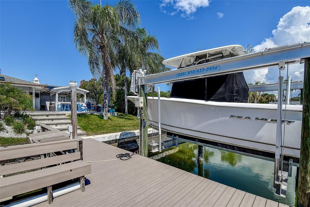 合同活跃: $1,399,999 (3 贝兹, 2 浴室, 2027 平方英尺)