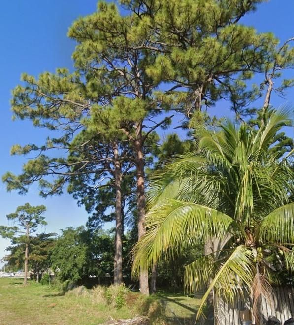 Active With Contract: $140,000 (0.17 acres)