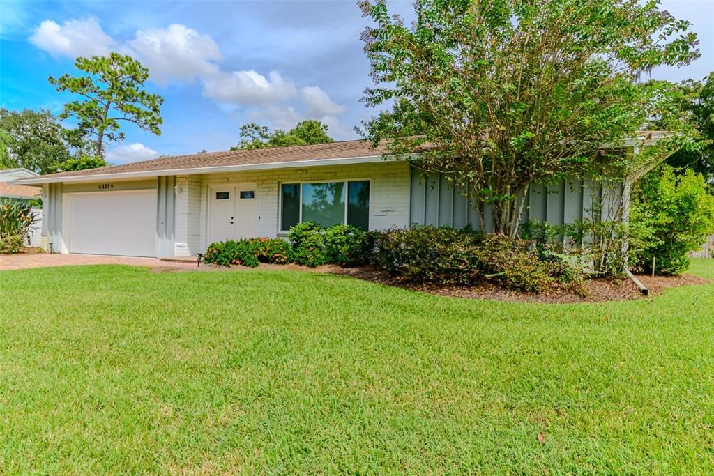 Active With Contract: $455,000 (3 beds, 2 baths, 1882 Square Feet)