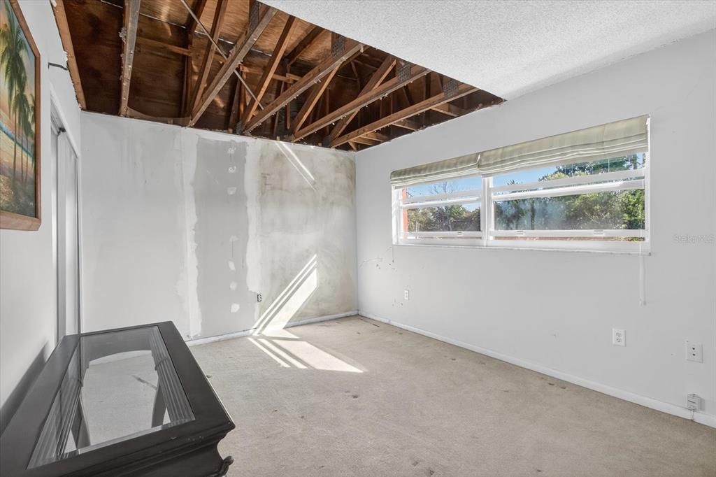 待售: $99,900 (2 贝兹, 2 浴室, 1000 平方英尺)