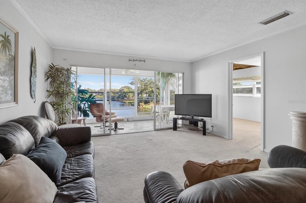 待售: $99,900 (2 贝兹, 2 浴室, 1000 平方英尺)