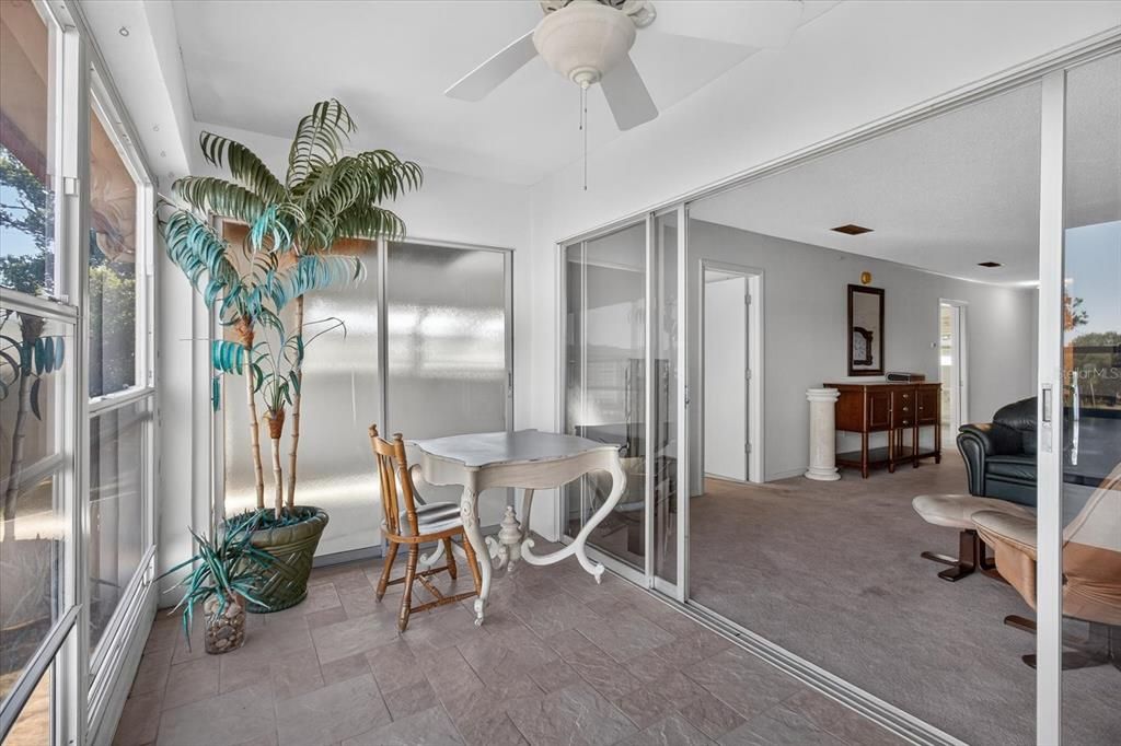 待售: $99,900 (2 贝兹, 2 浴室, 1000 平方英尺)