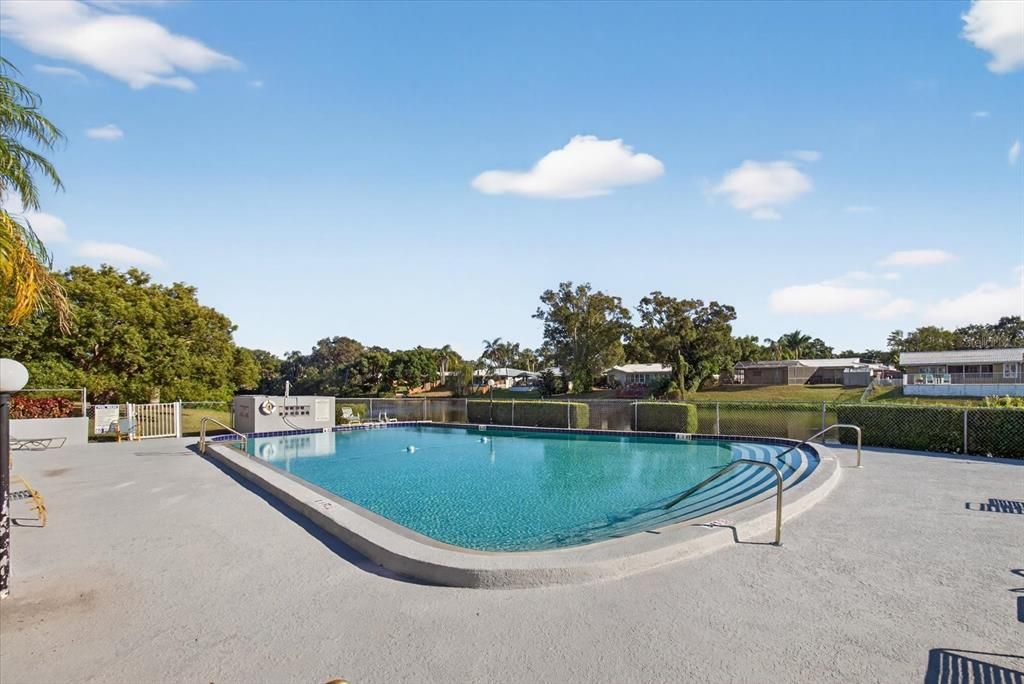 待售: $99,900 (2 贝兹, 2 浴室, 1000 平方英尺)