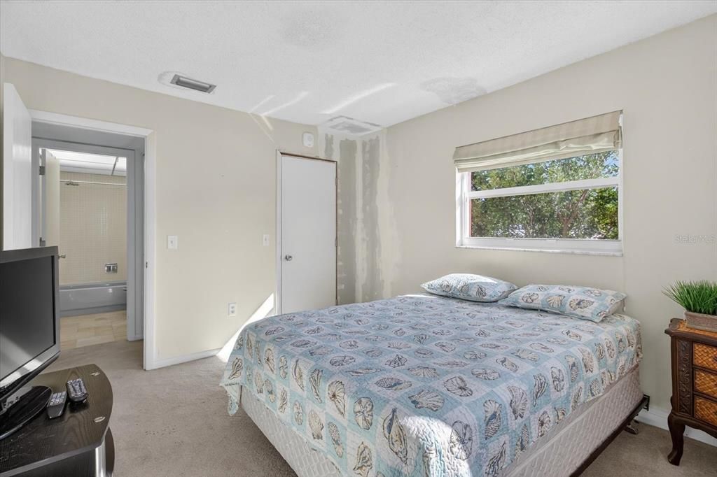 待售: $99,900 (2 贝兹, 2 浴室, 1000 平方英尺)