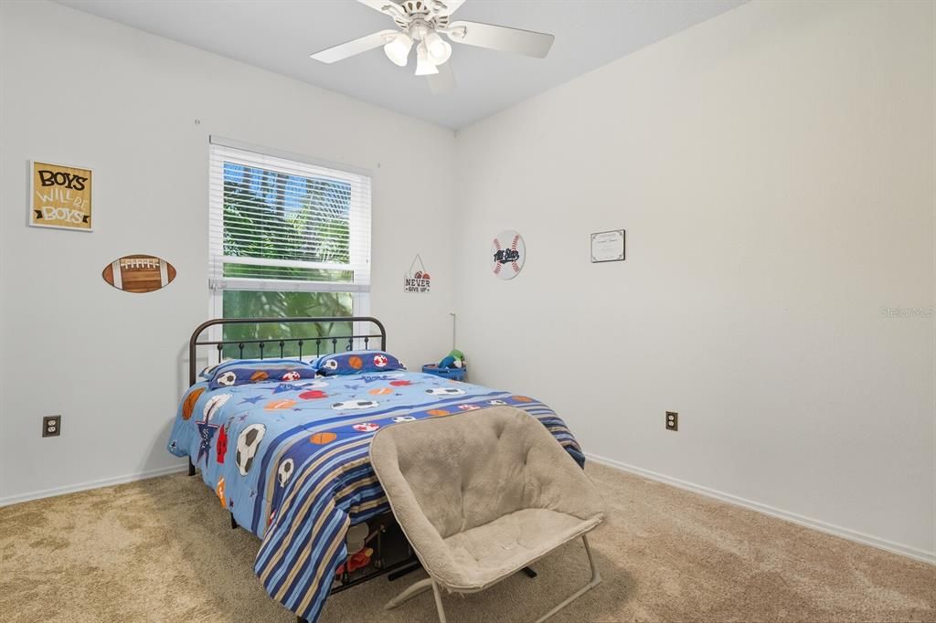 На продажу: $430,000 (3 спален, 2 ванн, 1947 Квадратных фут)