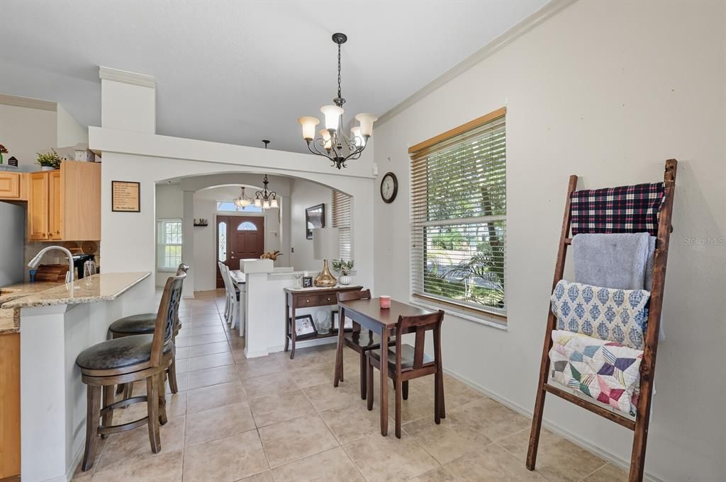 На продажу: $430,000 (3 спален, 2 ванн, 1947 Квадратных фут)