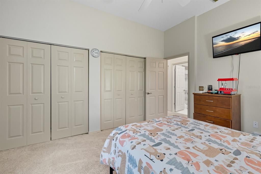 На продажу: $430,000 (3 спален, 2 ванн, 1947 Квадратных фут)