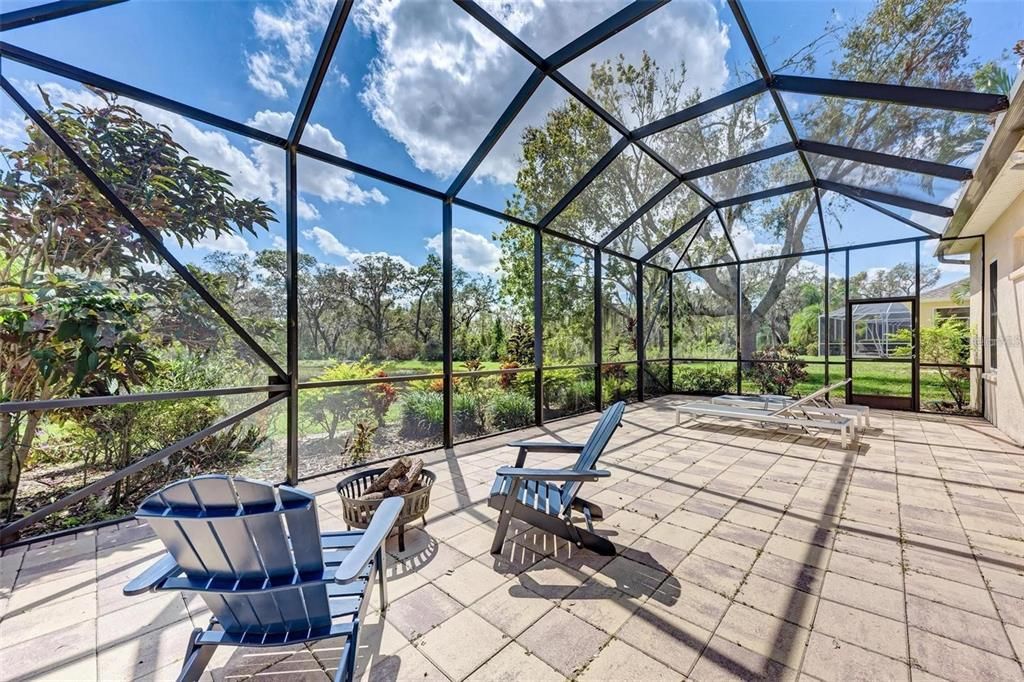 На продажу: $430,000 (3 спален, 2 ванн, 1947 Квадратных фут)