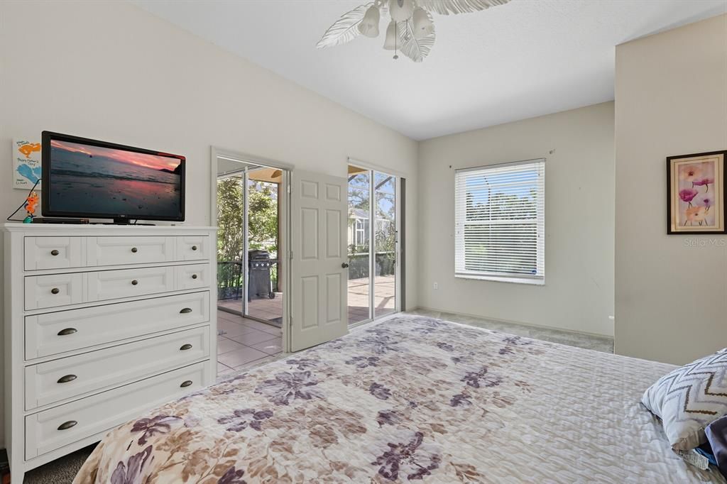 На продажу: $430,000 (3 спален, 2 ванн, 1947 Квадратных фут)