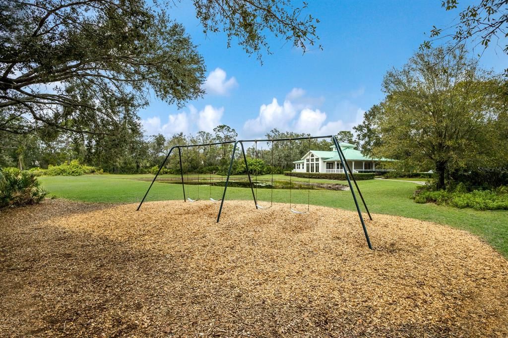 На продажу: $430,000 (3 спален, 2 ванн, 1947 Квадратных фут)