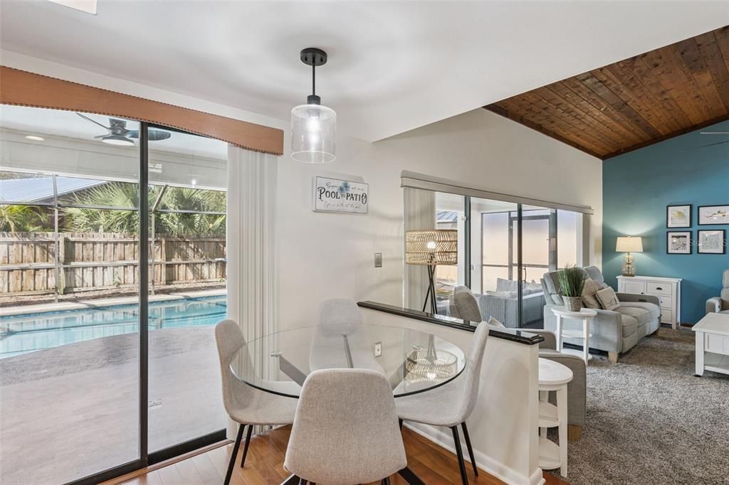 待售: $583,000 (4 贝兹, 2 浴室, 2559 平方英尺)