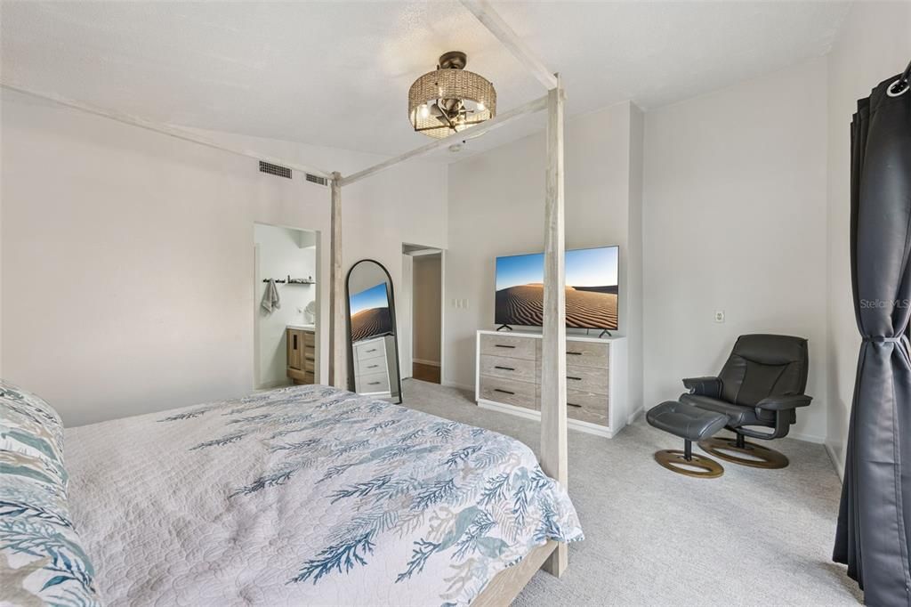 待售: $583,000 (4 贝兹, 2 浴室, 2559 平方英尺)