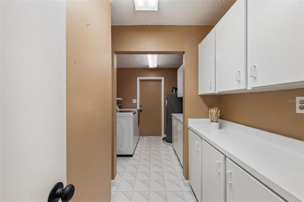 待售: $583,000 (4 贝兹, 2 浴室, 2559 平方英尺)