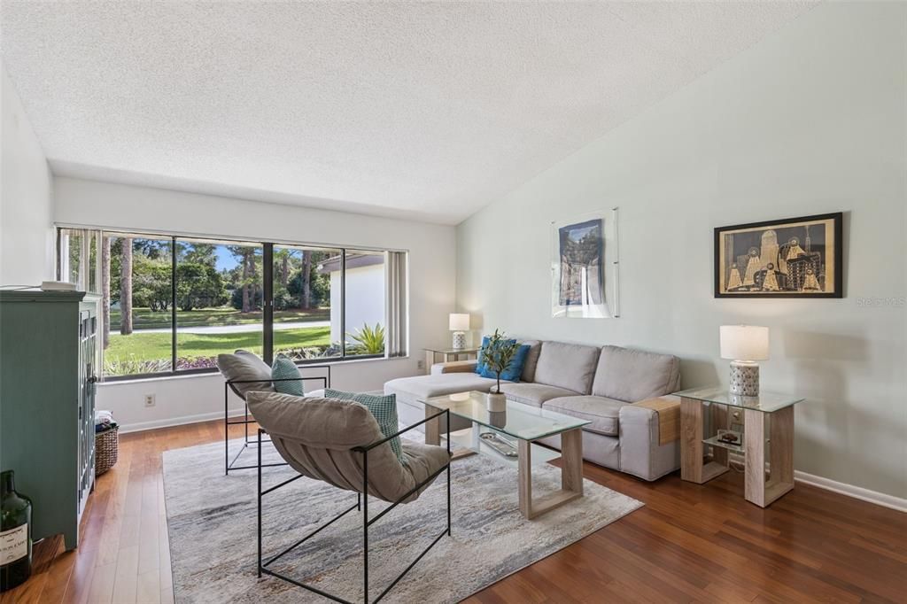 待售: $583,000 (4 贝兹, 2 浴室, 2559 平方英尺)