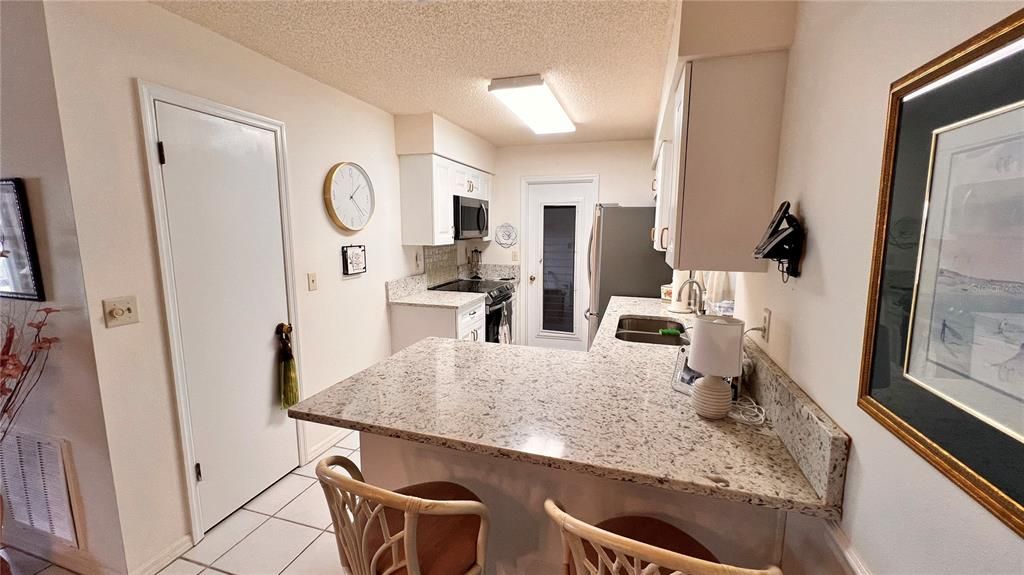 待售: $250,000 (2 贝兹, 2 浴室, 1105 平方英尺)