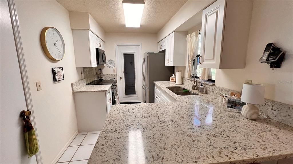 待售: $250,000 (2 贝兹, 2 浴室, 1105 平方英尺)