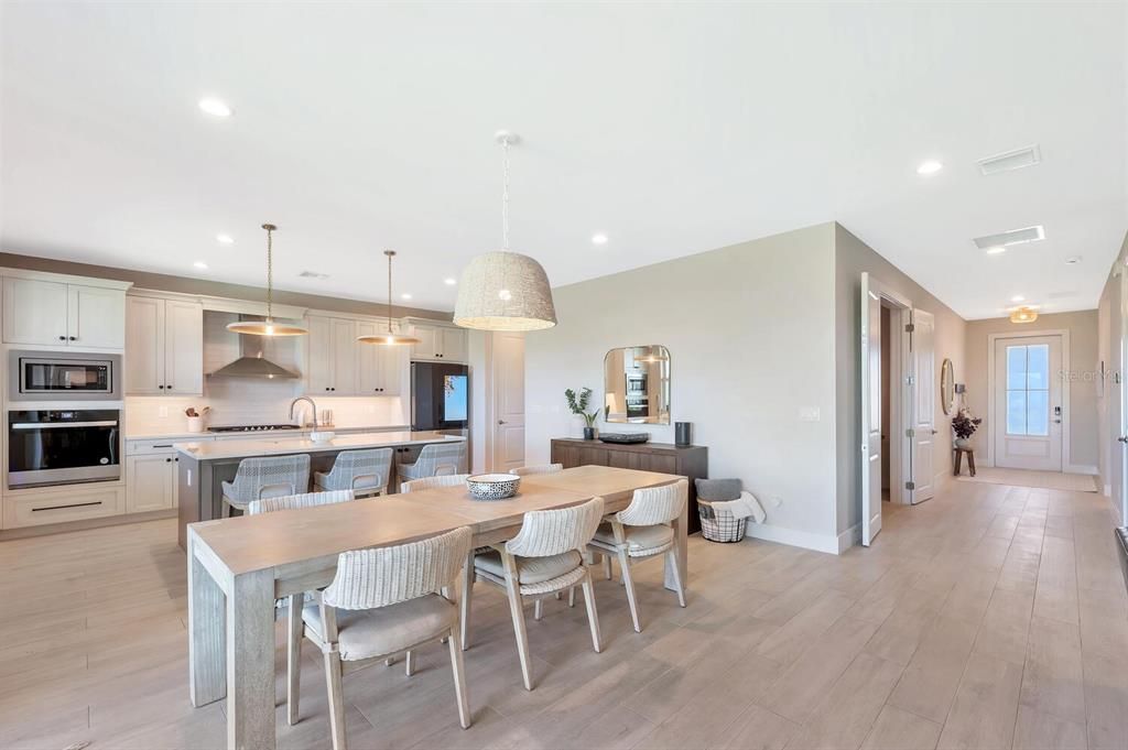 For Sale: $759,999 (4 beds, 3 baths, 3316 Square Feet)