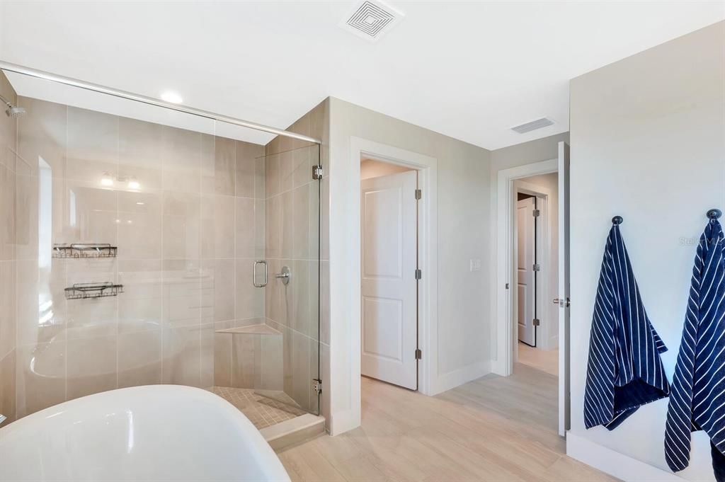 For Sale: $759,999 (4 beds, 3 baths, 3316 Square Feet)