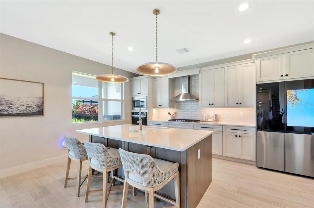 For Sale: $759,999 (4 beds, 3 baths, 3316 Square Feet)